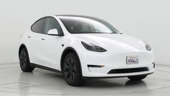 TESLA MODEL Y 2025 7SAYGDED5SF266641 image